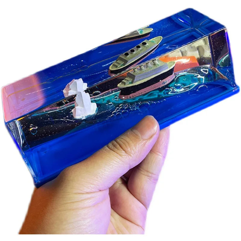 Cruise Ship Liquid Motion Desk Toy
